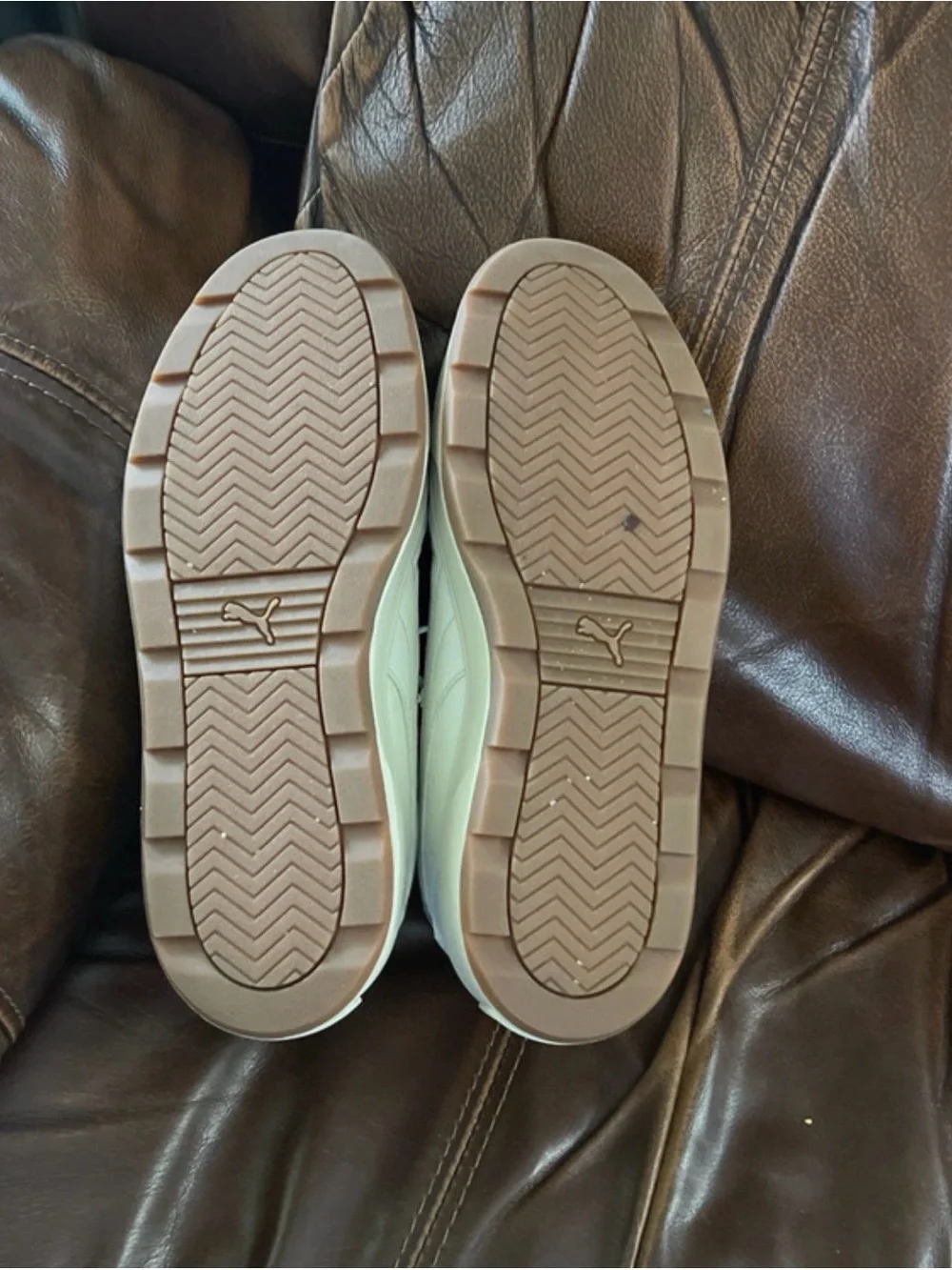 Women’s Puma white shoes